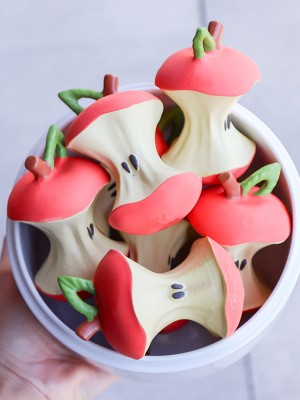 Mărul Pepa, jucărie pentru dentiție